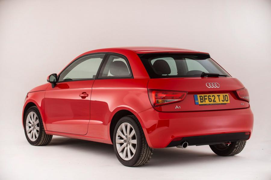  Audi A1 TDI (8X) 2010 года  (UK) (фото 6 из 29)